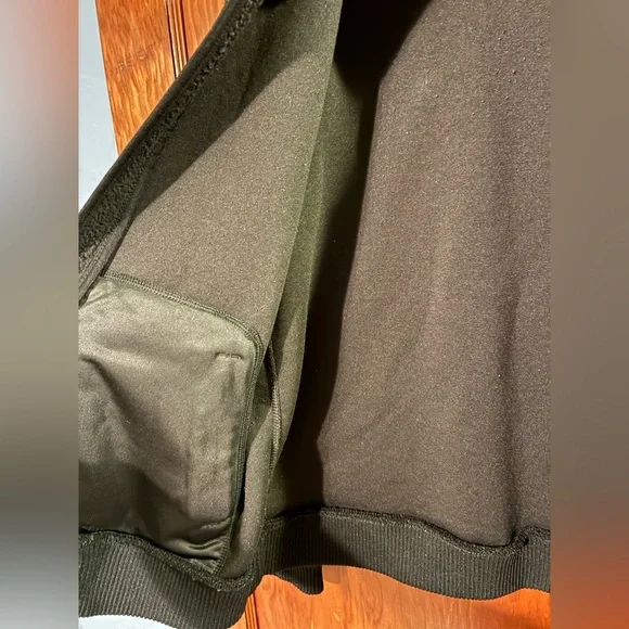 Women’s Carhartt Sherpa Black Fleece Jacket with Zip Pockets - Picture 3 of 5